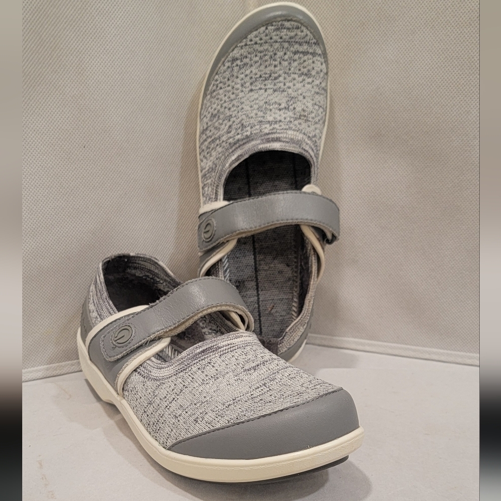 ALEGRIA TRAQ QUTIE MARY JANE SLIP ON SHOES (sz US 7 or EURO 38)